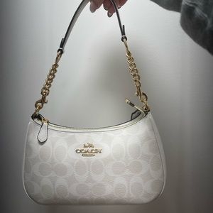Coach Teri Shoulder Bag In Signature Canvas